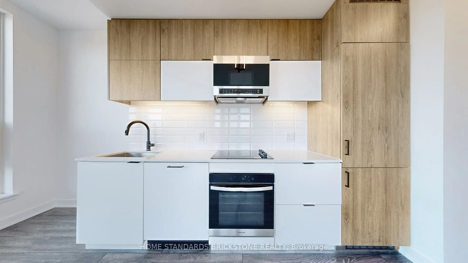8888 Yonge Street, #711