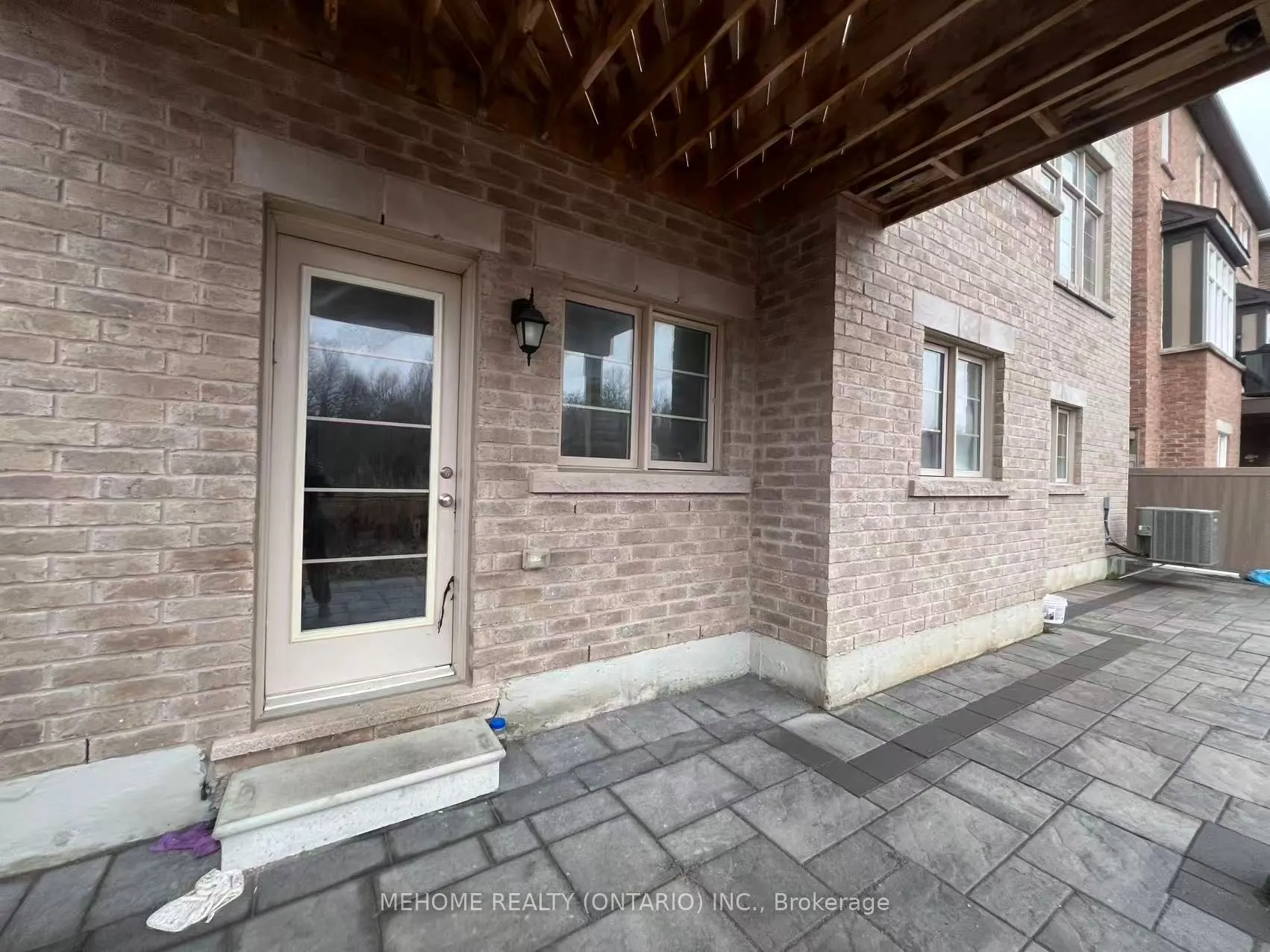 51 Bridgepointe Court