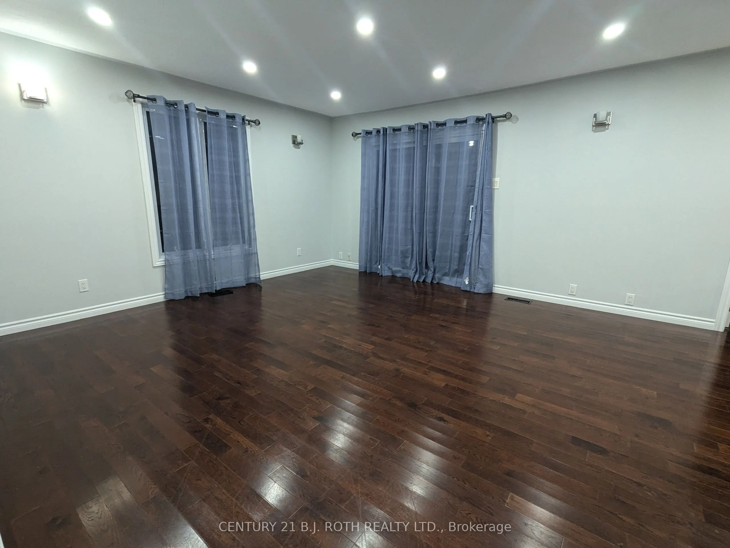 2209 Alderslea Crescent