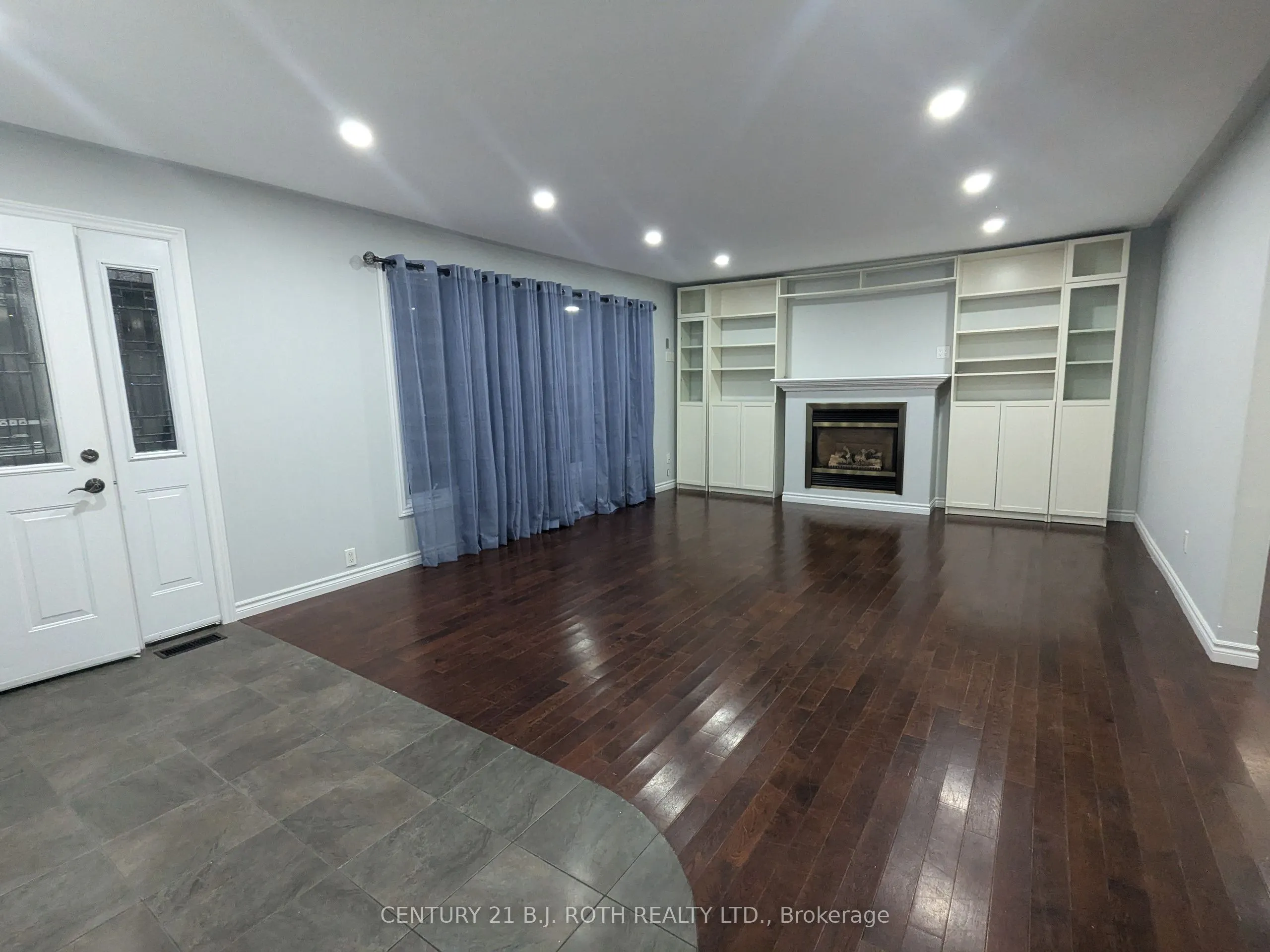 2209 Alderslea Crescent