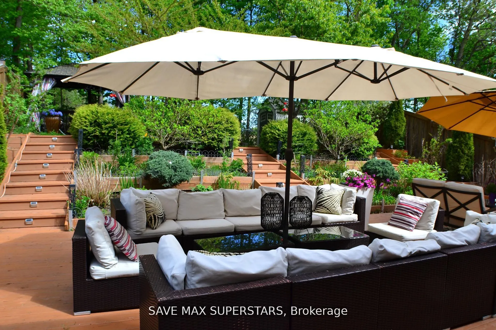 1246 LESLIE Drive