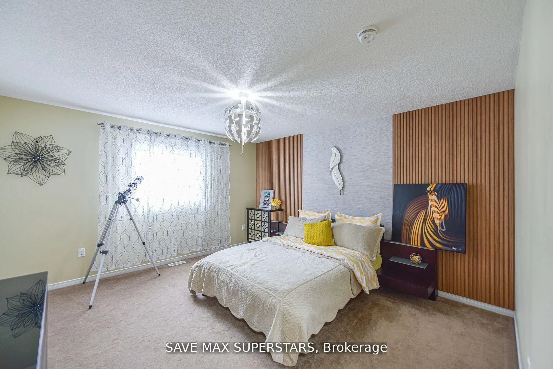 1246 LESLIE Drive