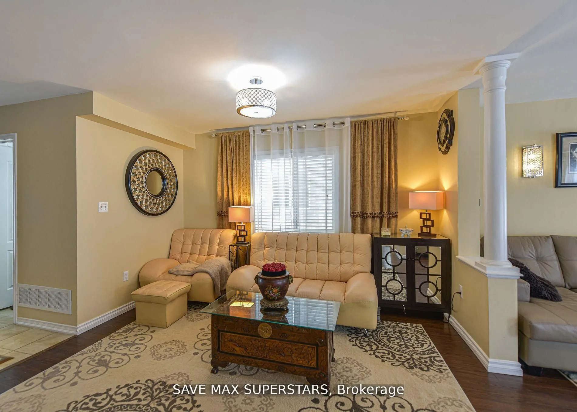 1246 LESLIE Drive