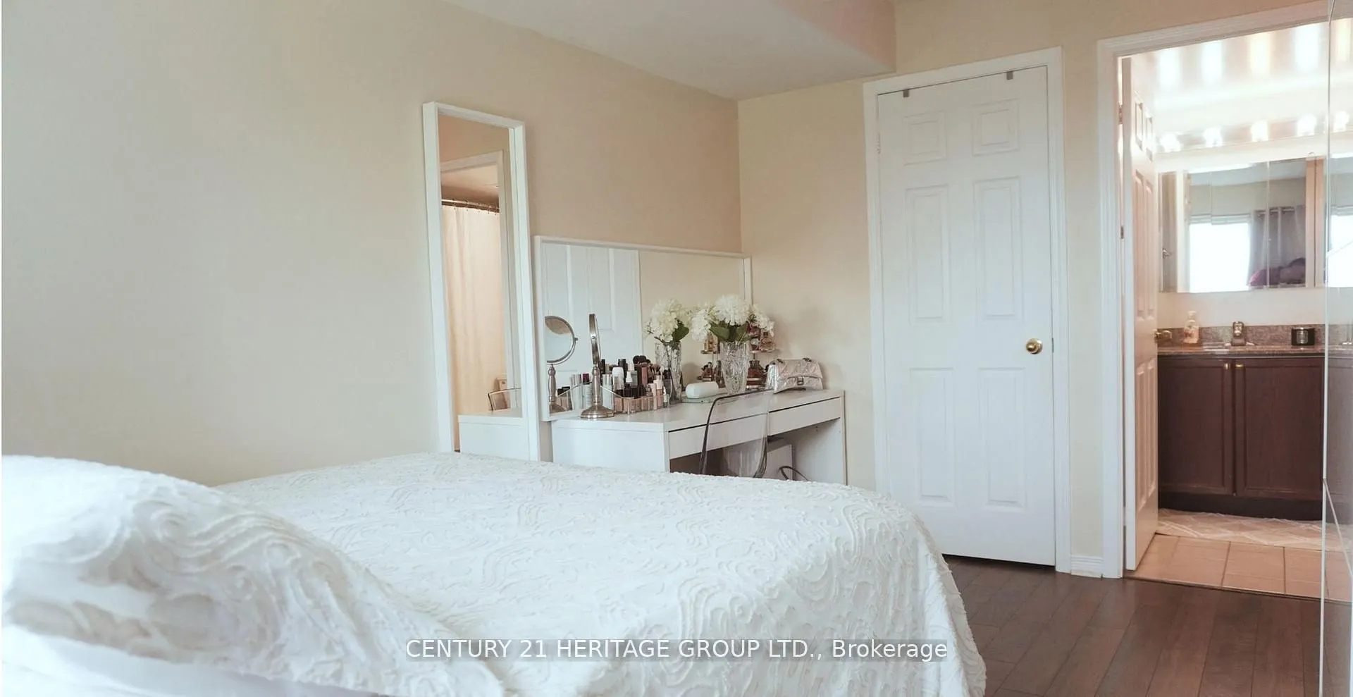 185 Oneida Crescent, #816