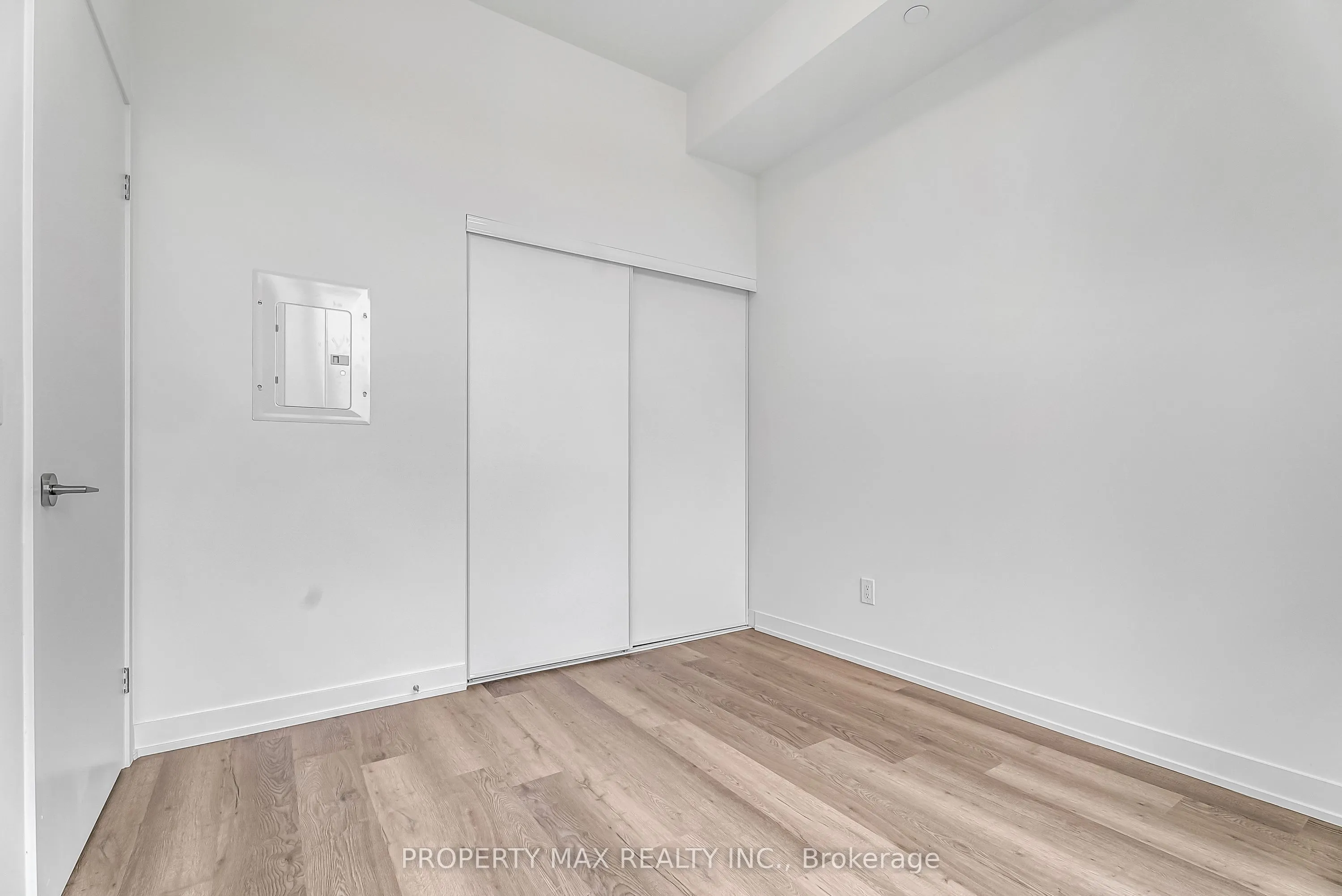 2 David Eyer Road, #1428