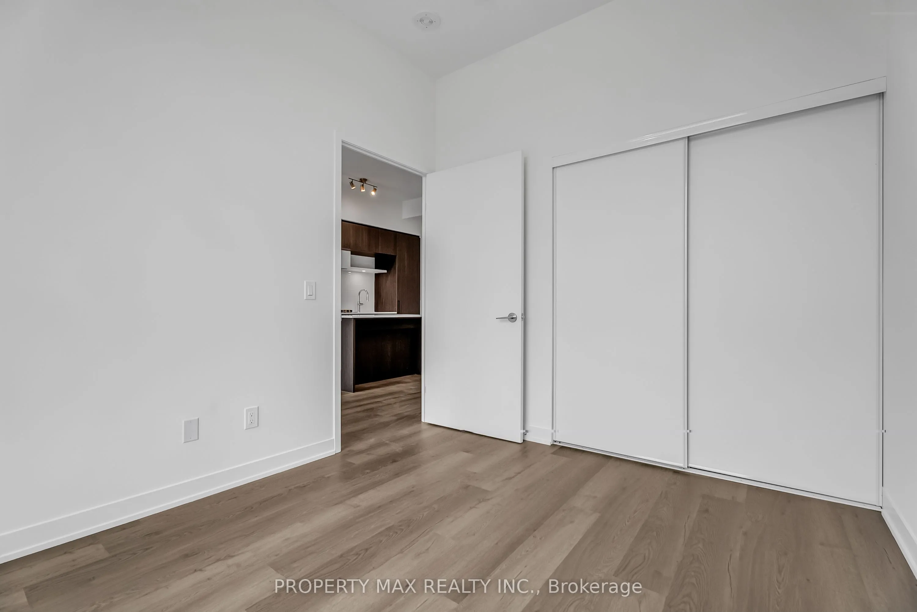 2 David Eyer Road, #1428