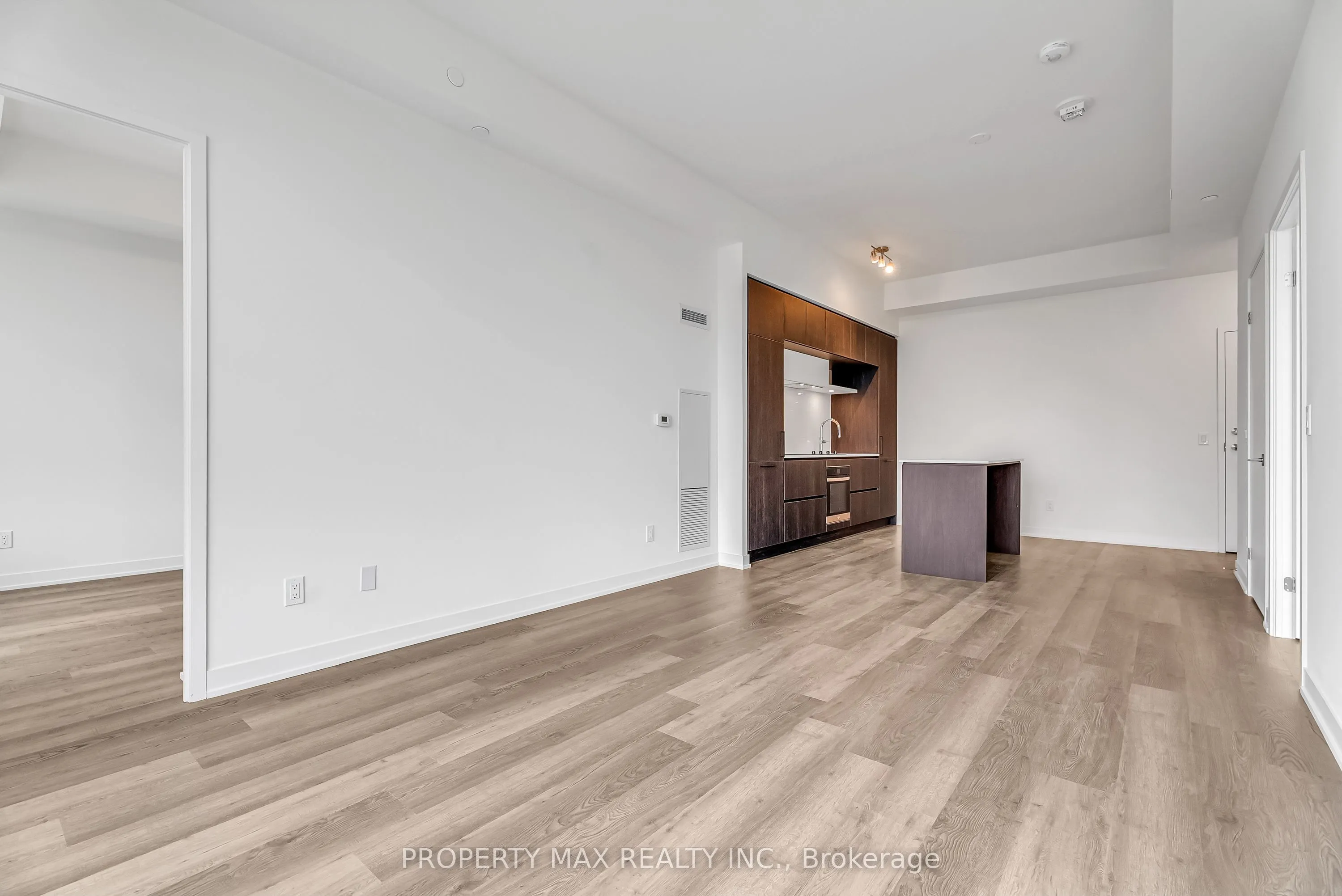 2 David Eyer Road, #1428