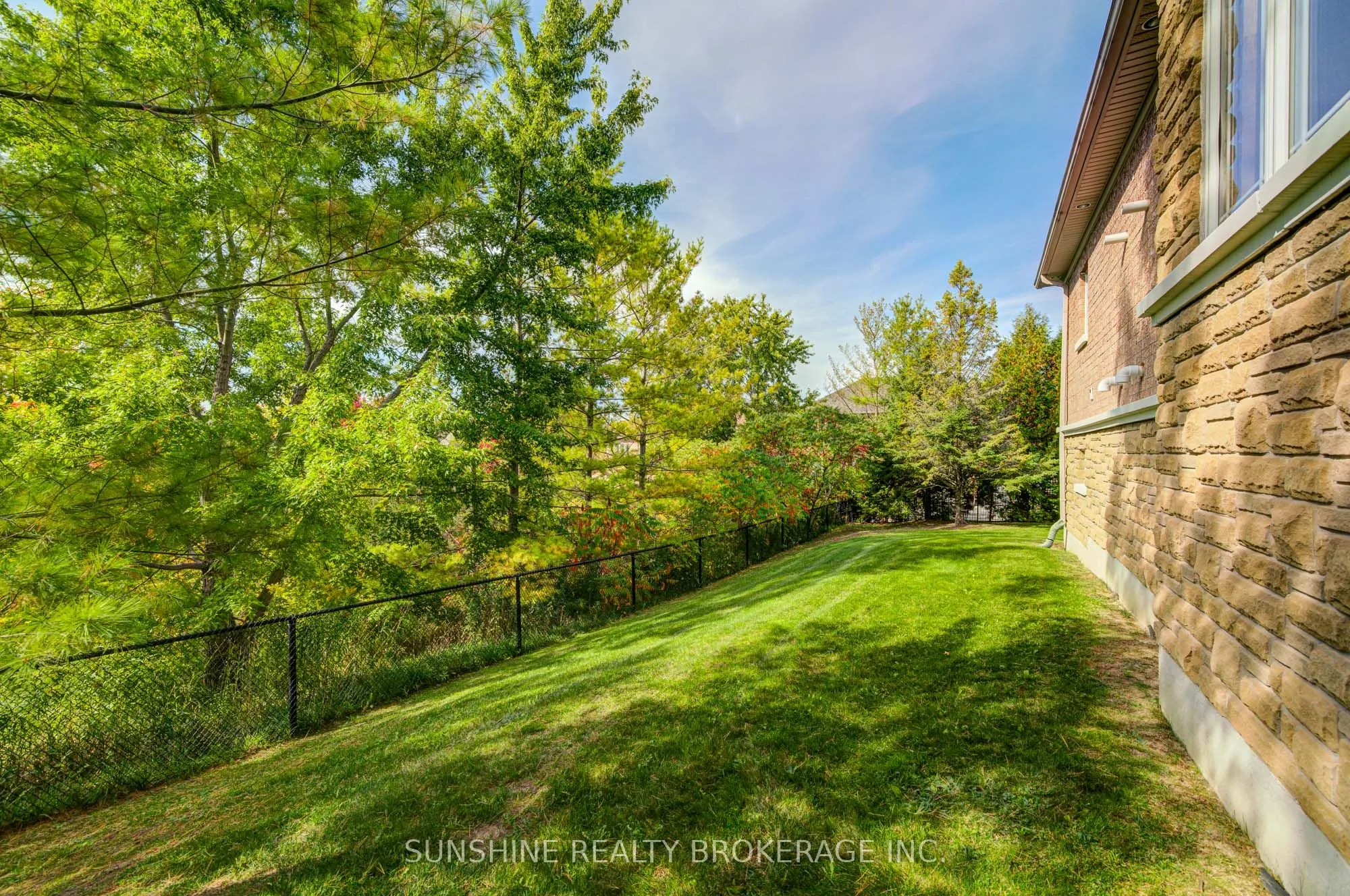 19 Aspen Leaf Court