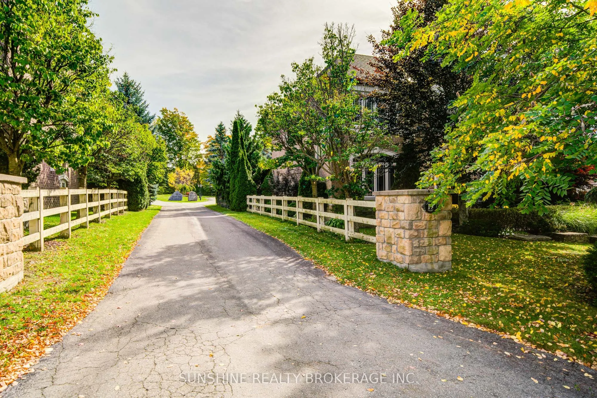 19 Aspen Leaf Court