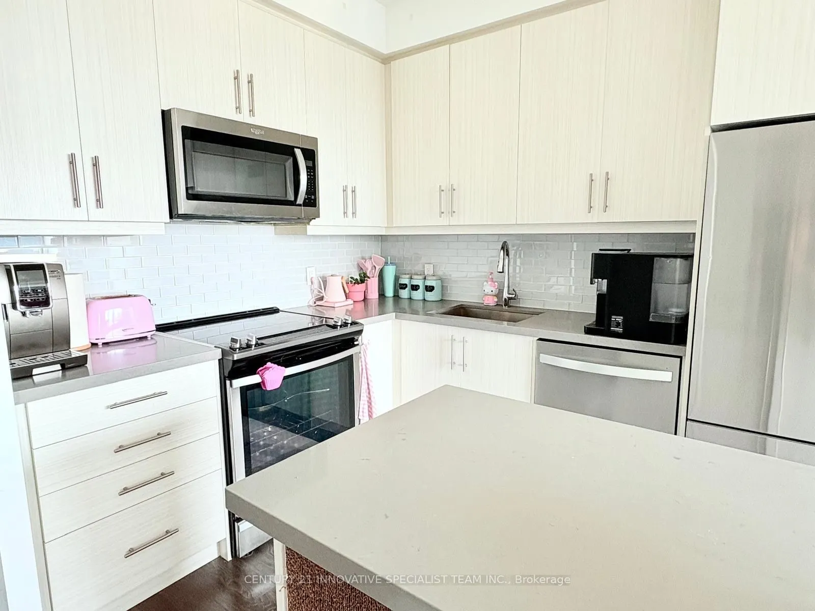 85 Oneida Crescent, #716