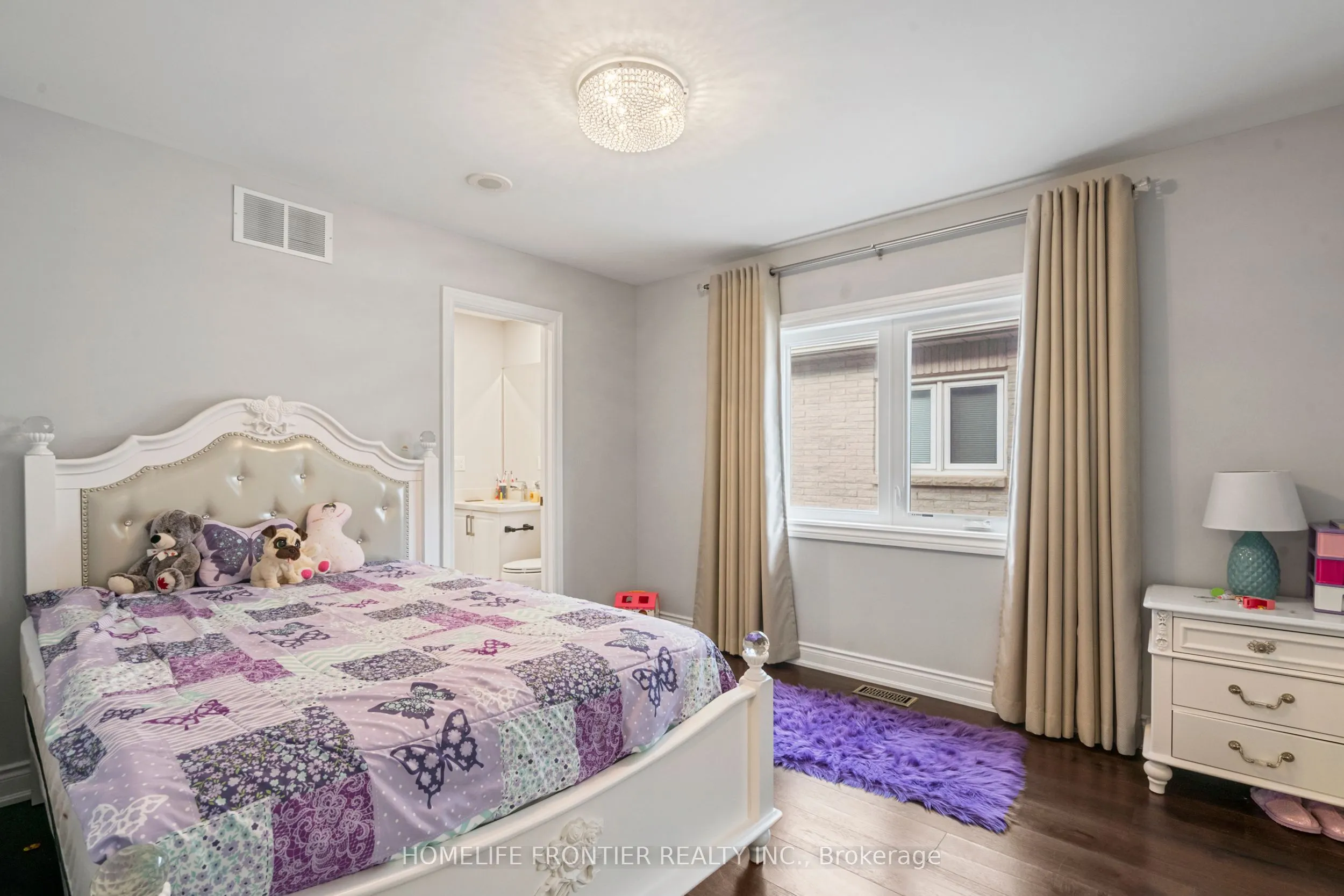 7 Edenbrook Crescent