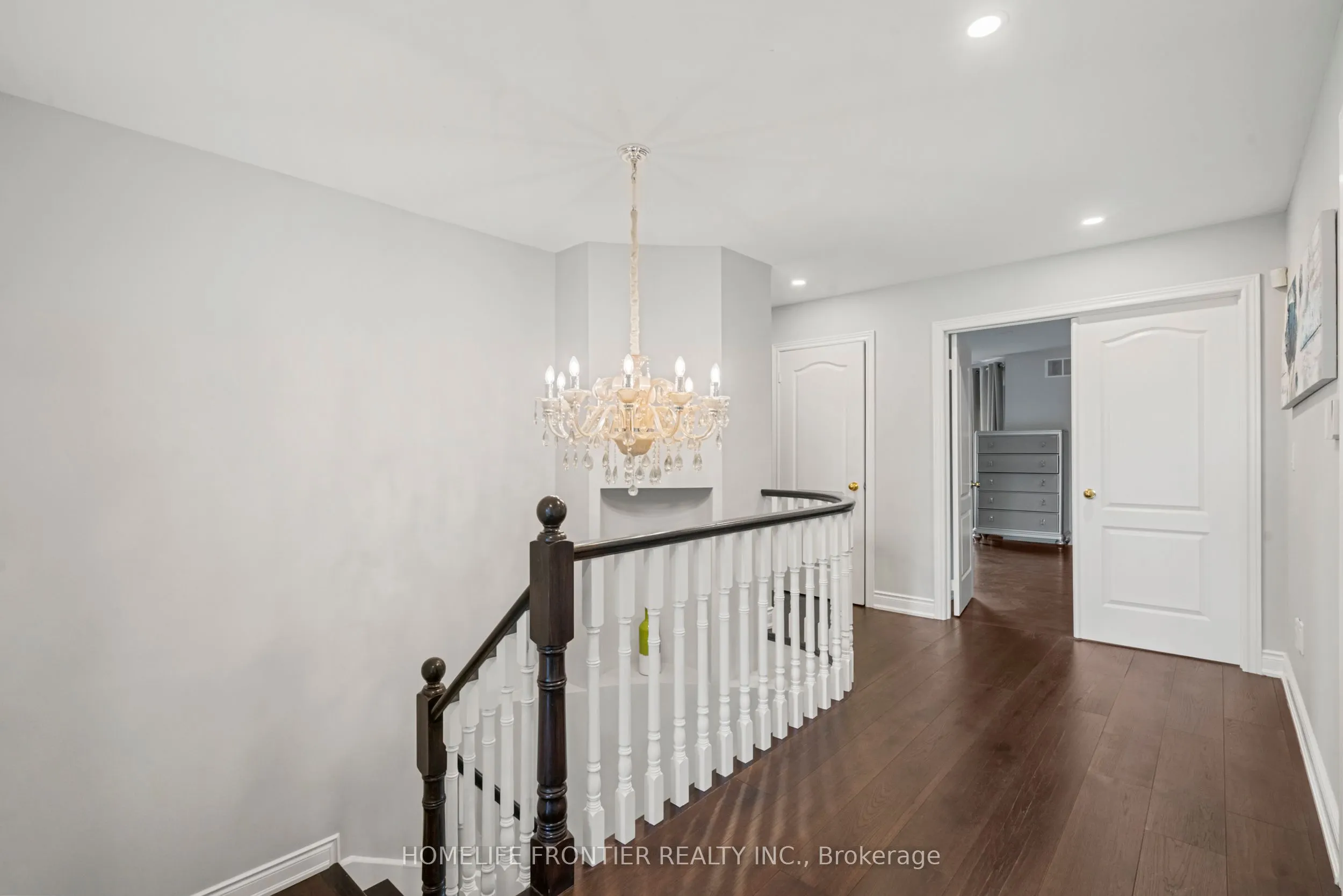 7 Edenbrook Crescent