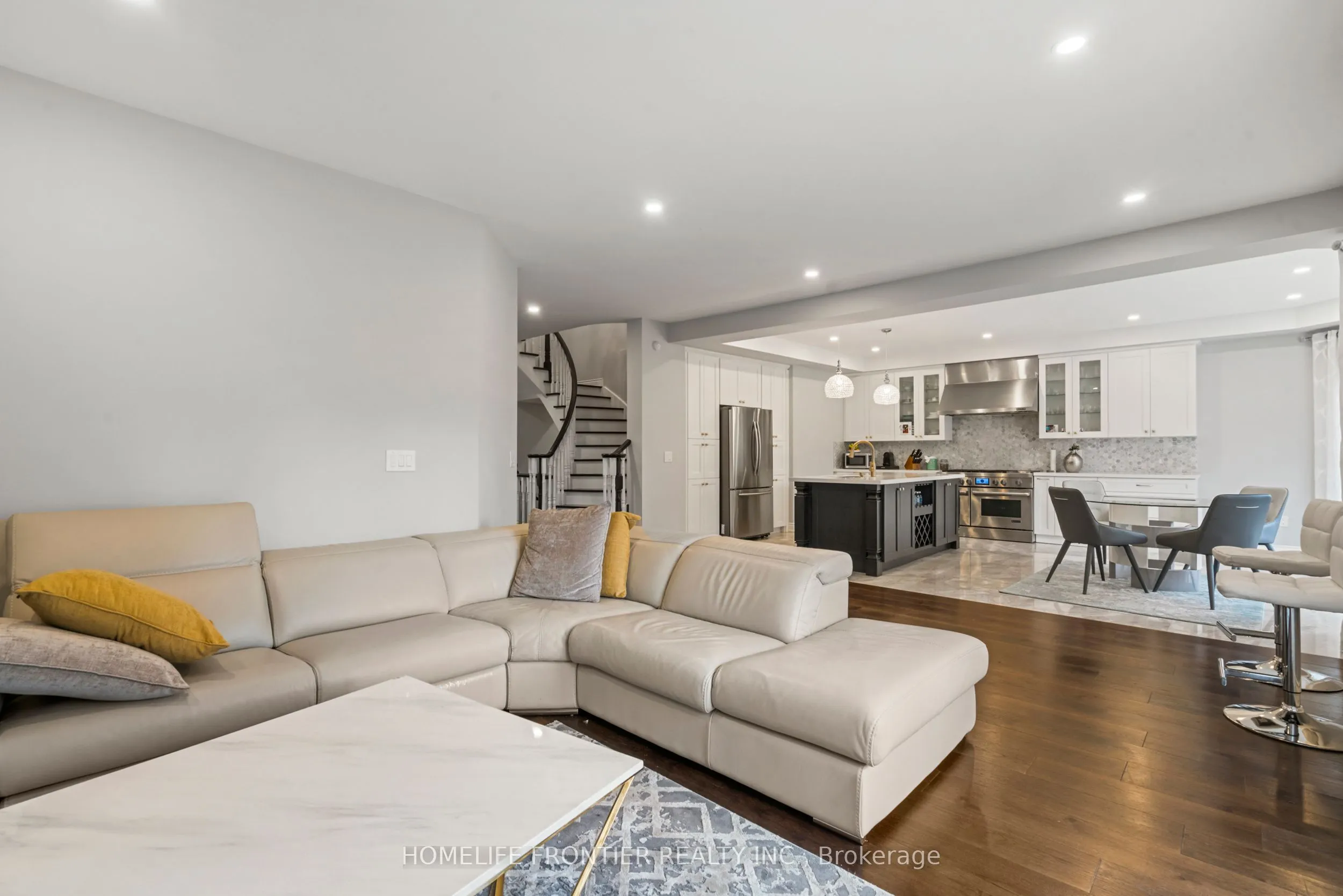 7 Edenbrook Crescent