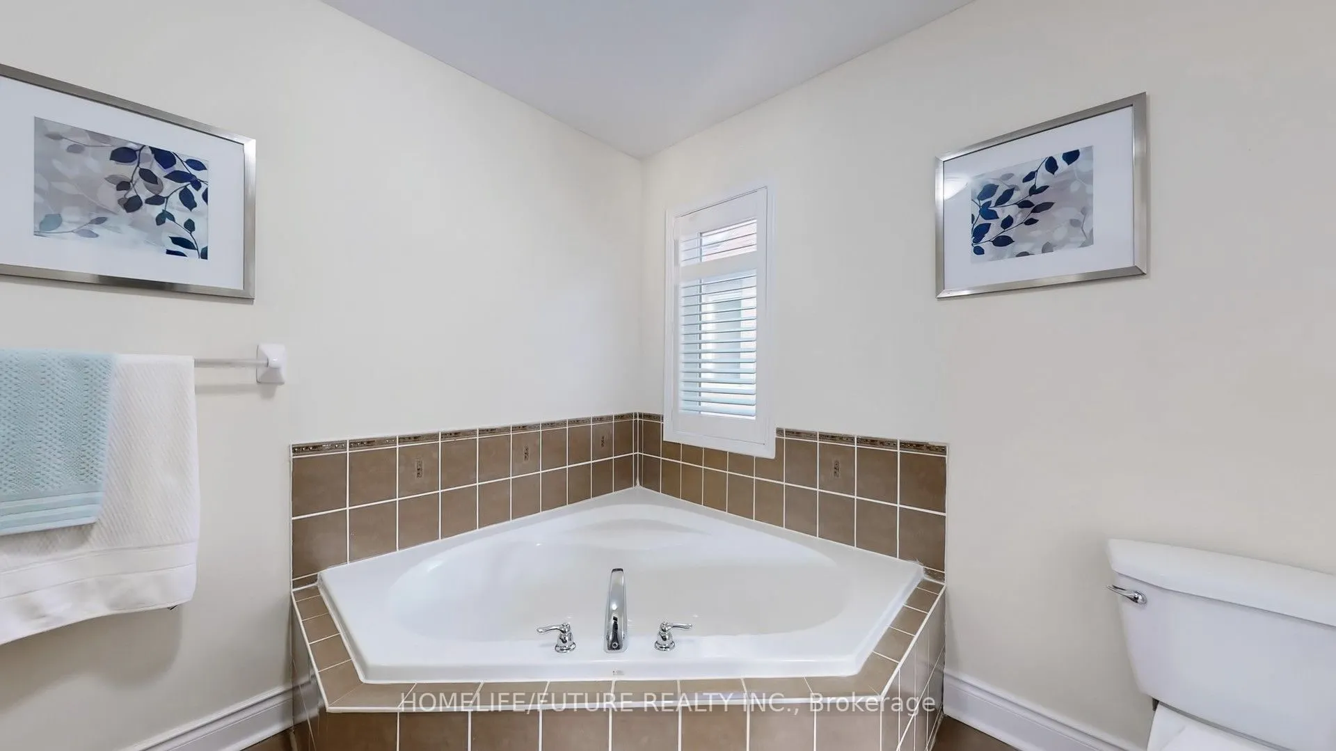 105 Lahore Crescent