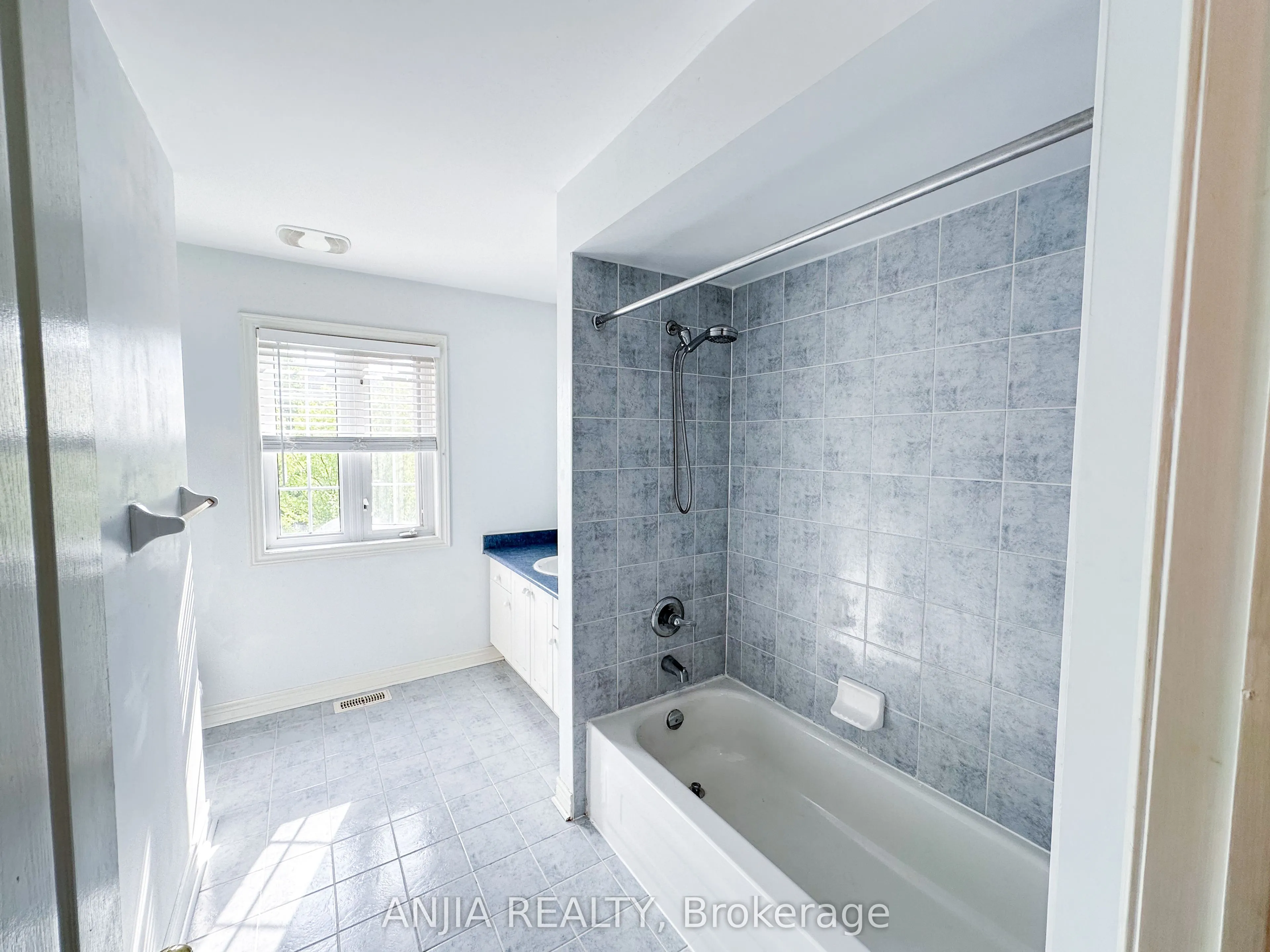 18 Balmano Road, #Upper