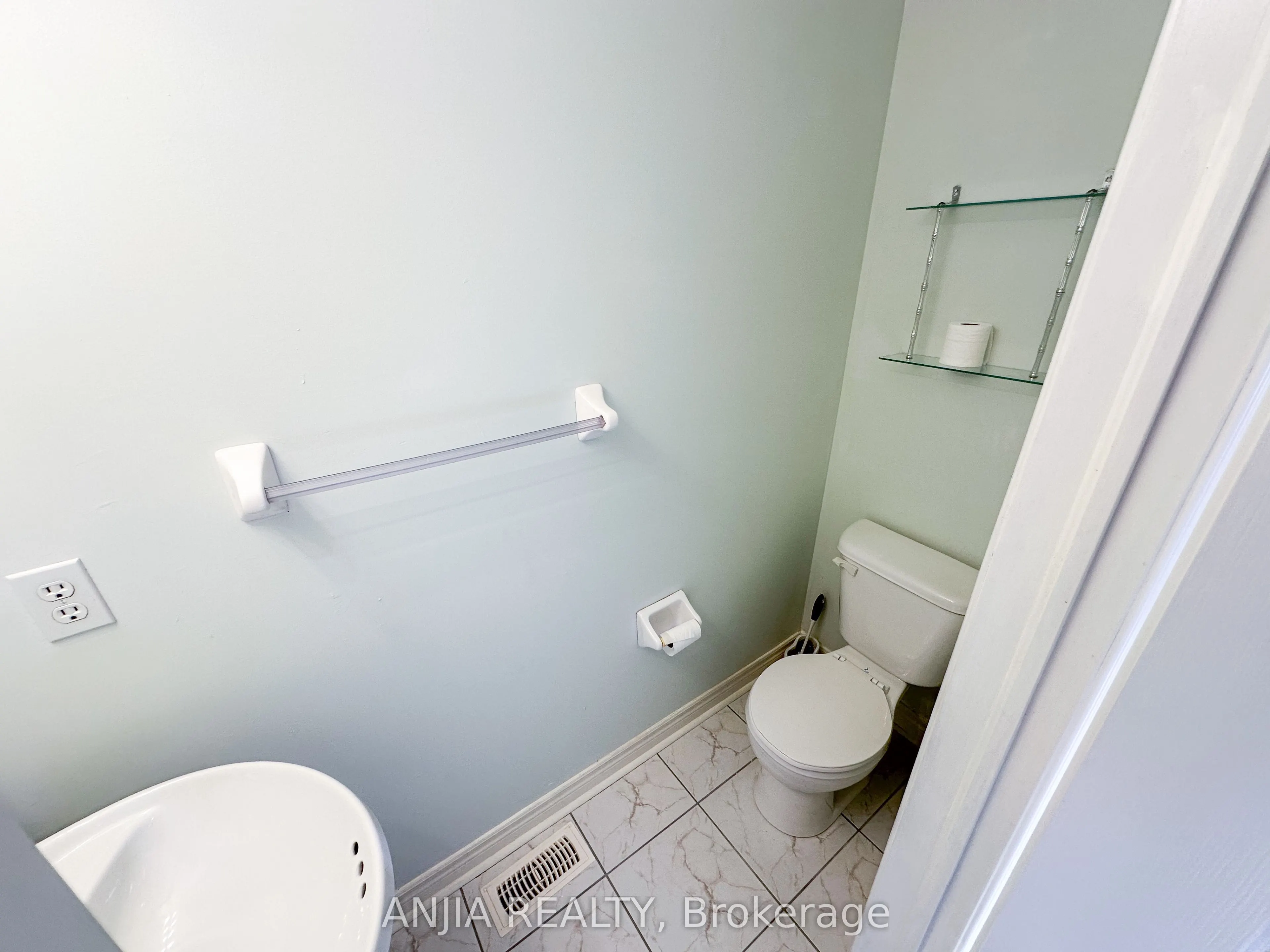 18 Balmano Road, #Upper