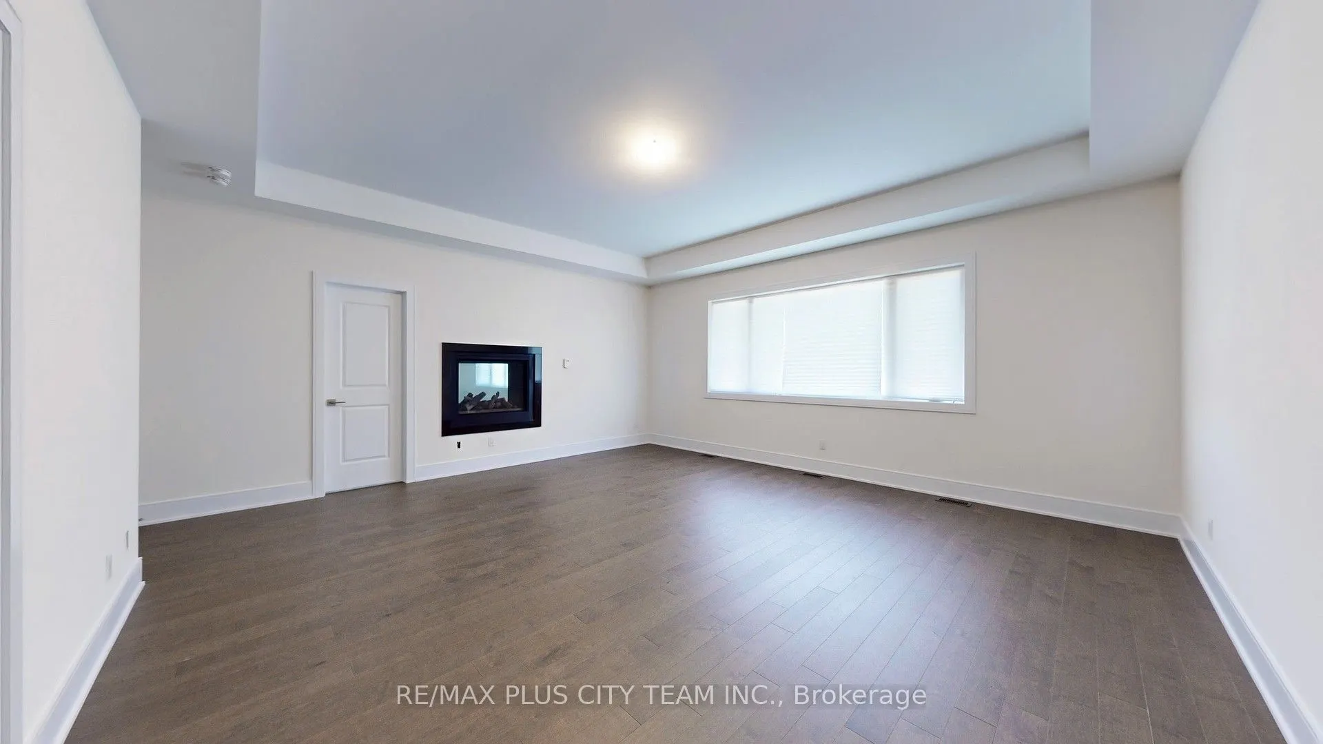 8 SAXBY FARM Avenue
