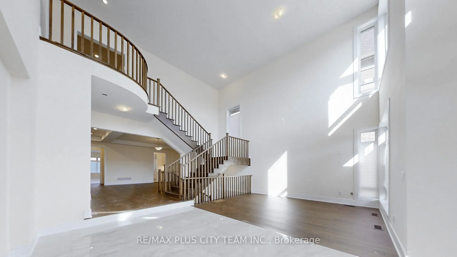 8 SAXBY FARM Avenue