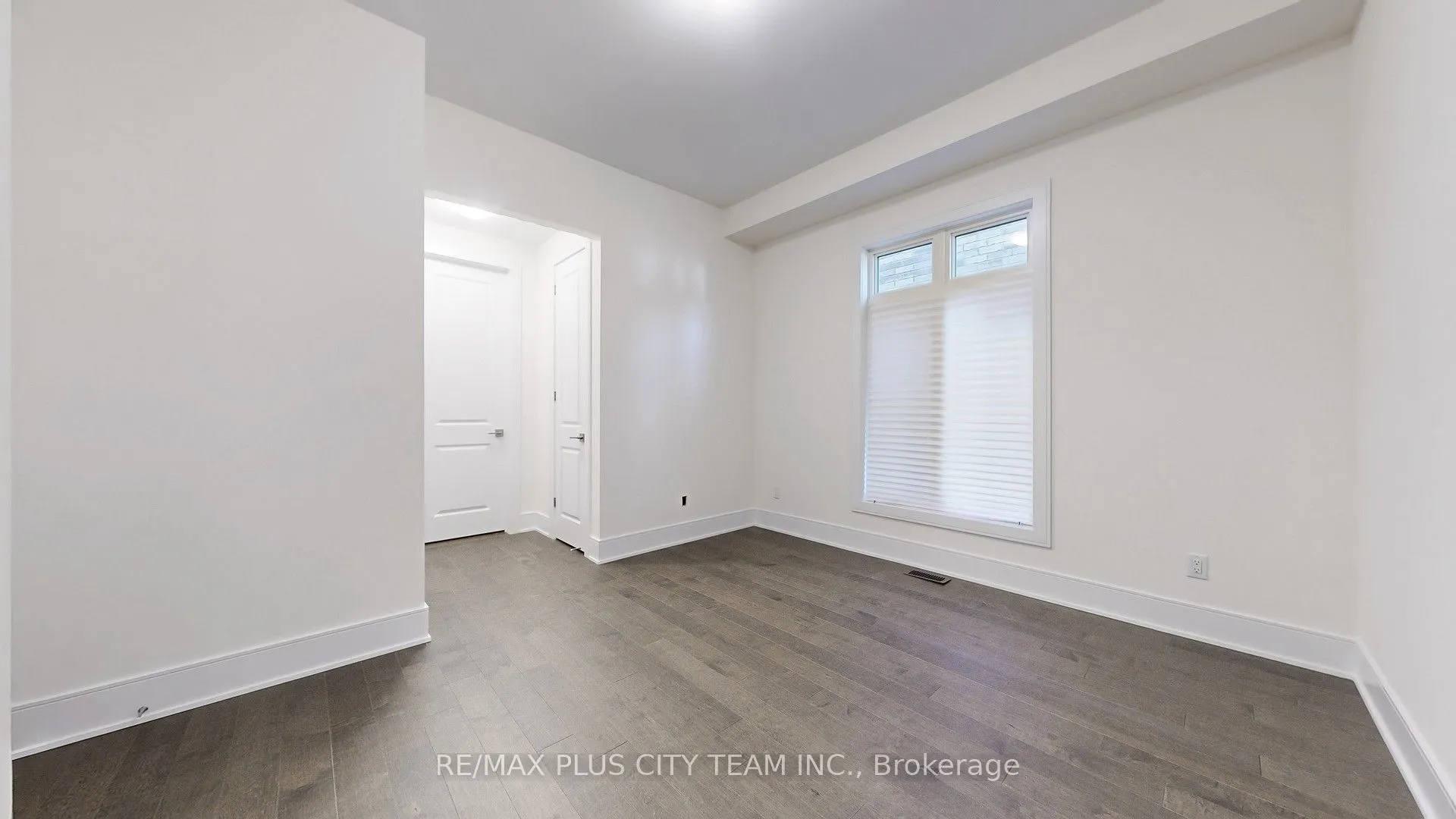 8 SAXBY FARM Avenue
