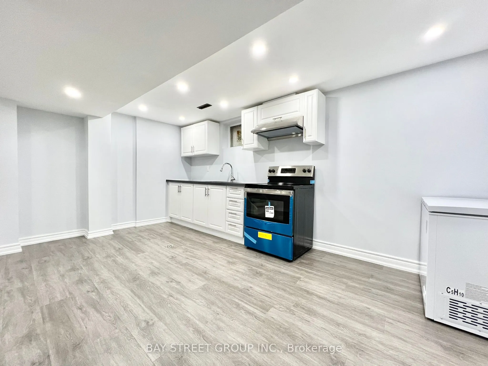 93 Parkway Avenue