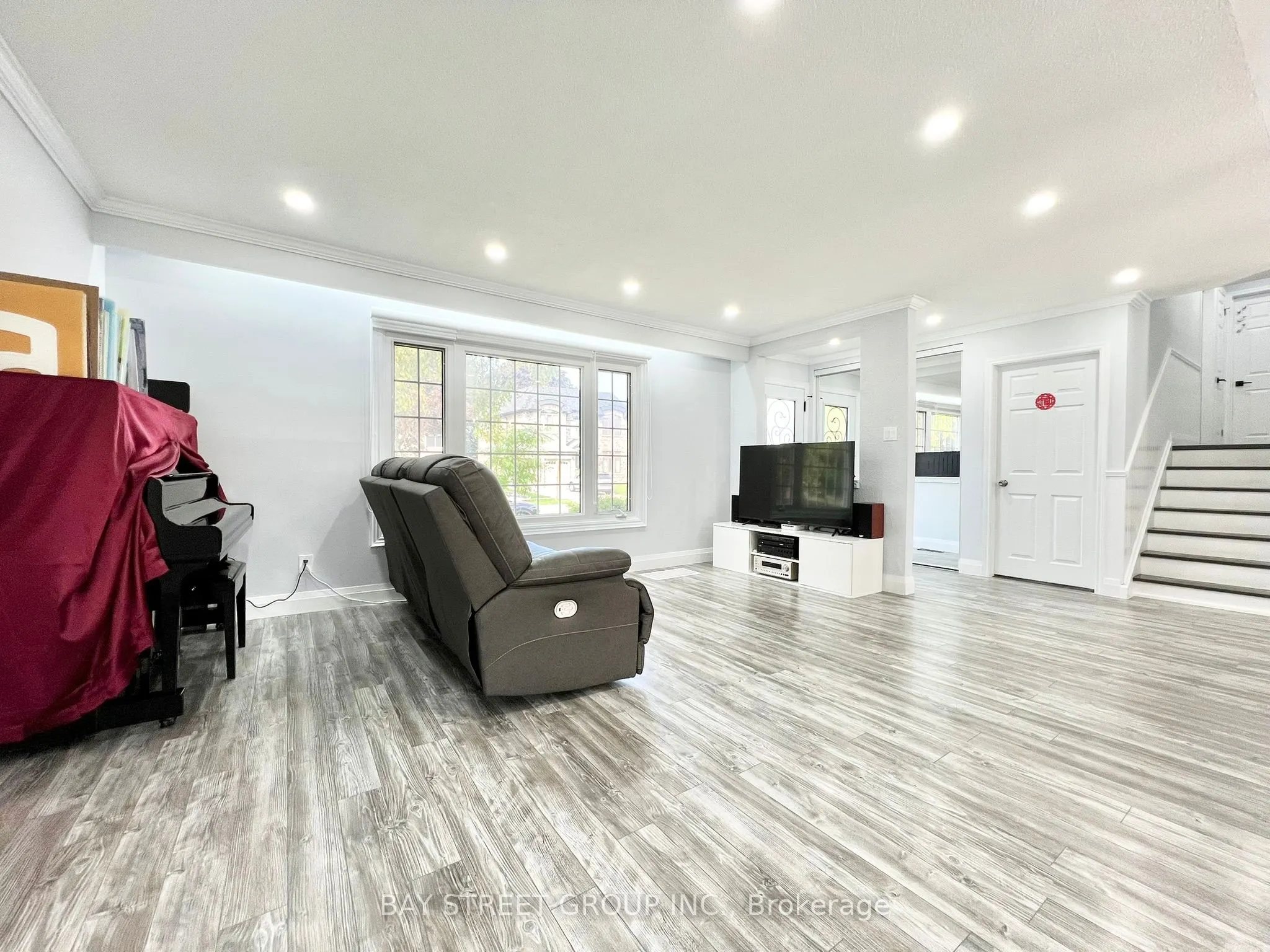 93 Parkway Avenue