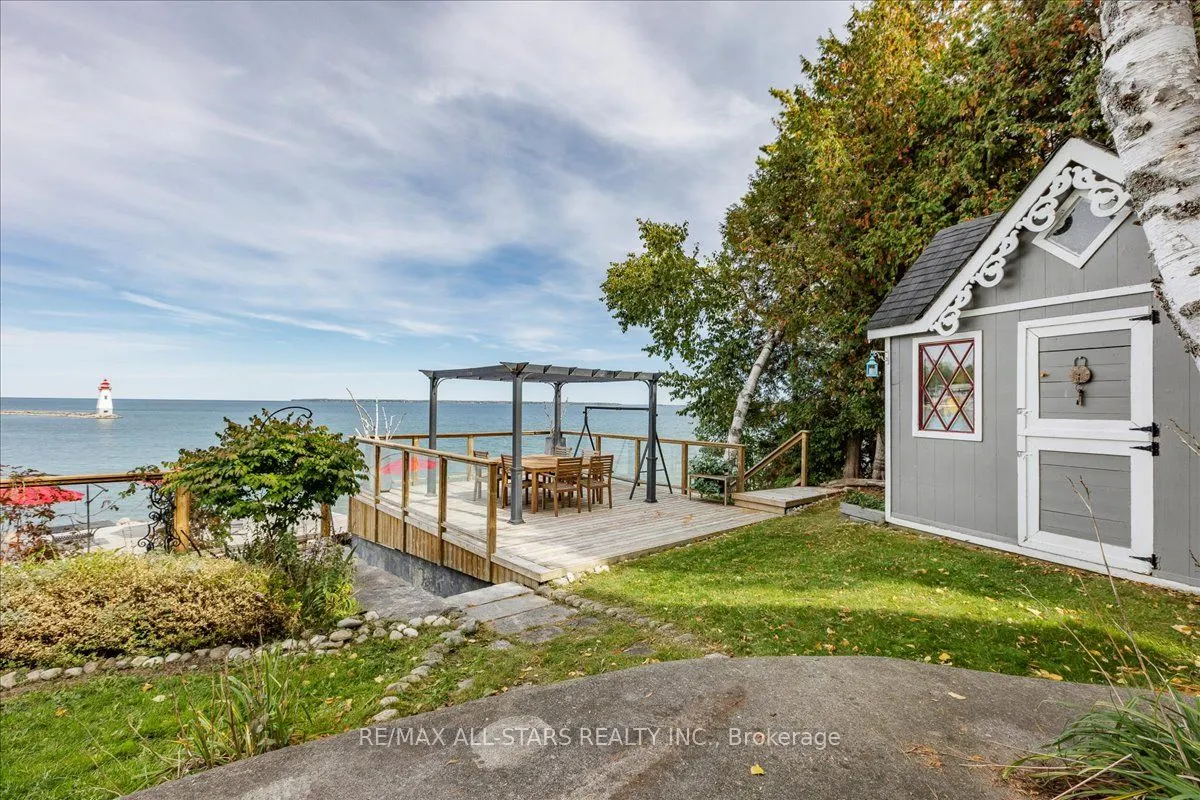 1 Cedarhurst Park
