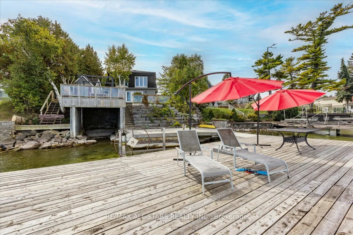 1 Cedarhurst Park