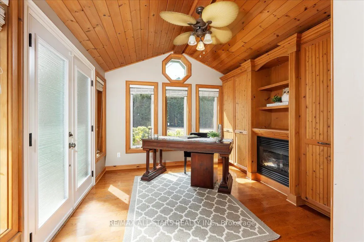 1 Cedarhurst Park