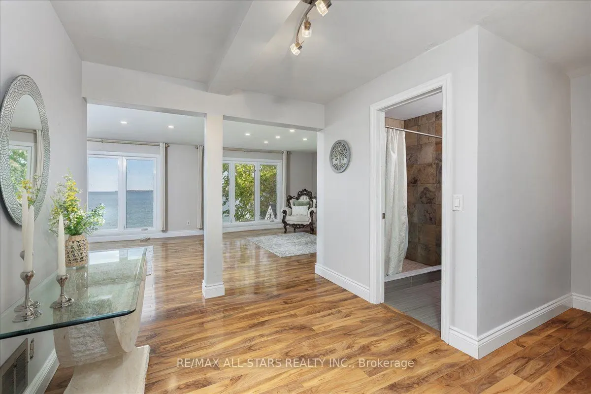 1 Cedarhurst Park