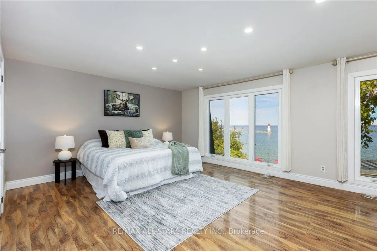 1 Cedarhurst Park