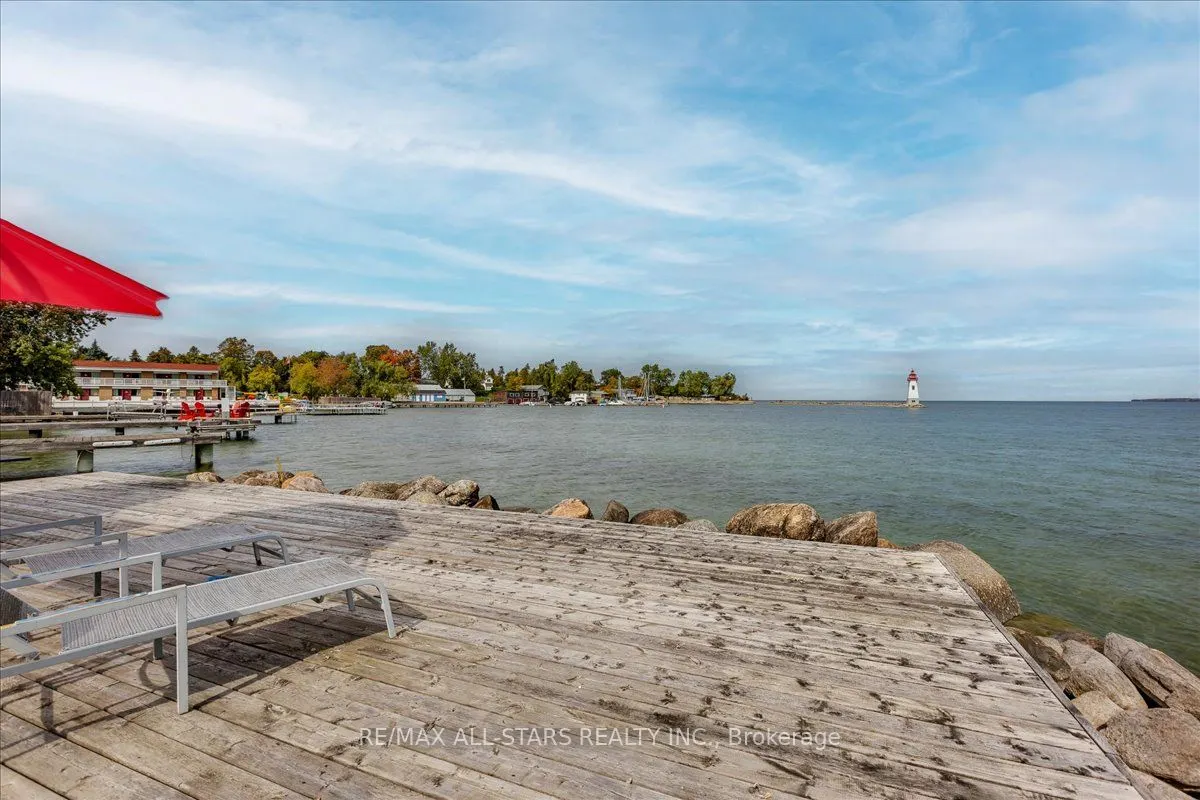 1 Cedarhurst Park
