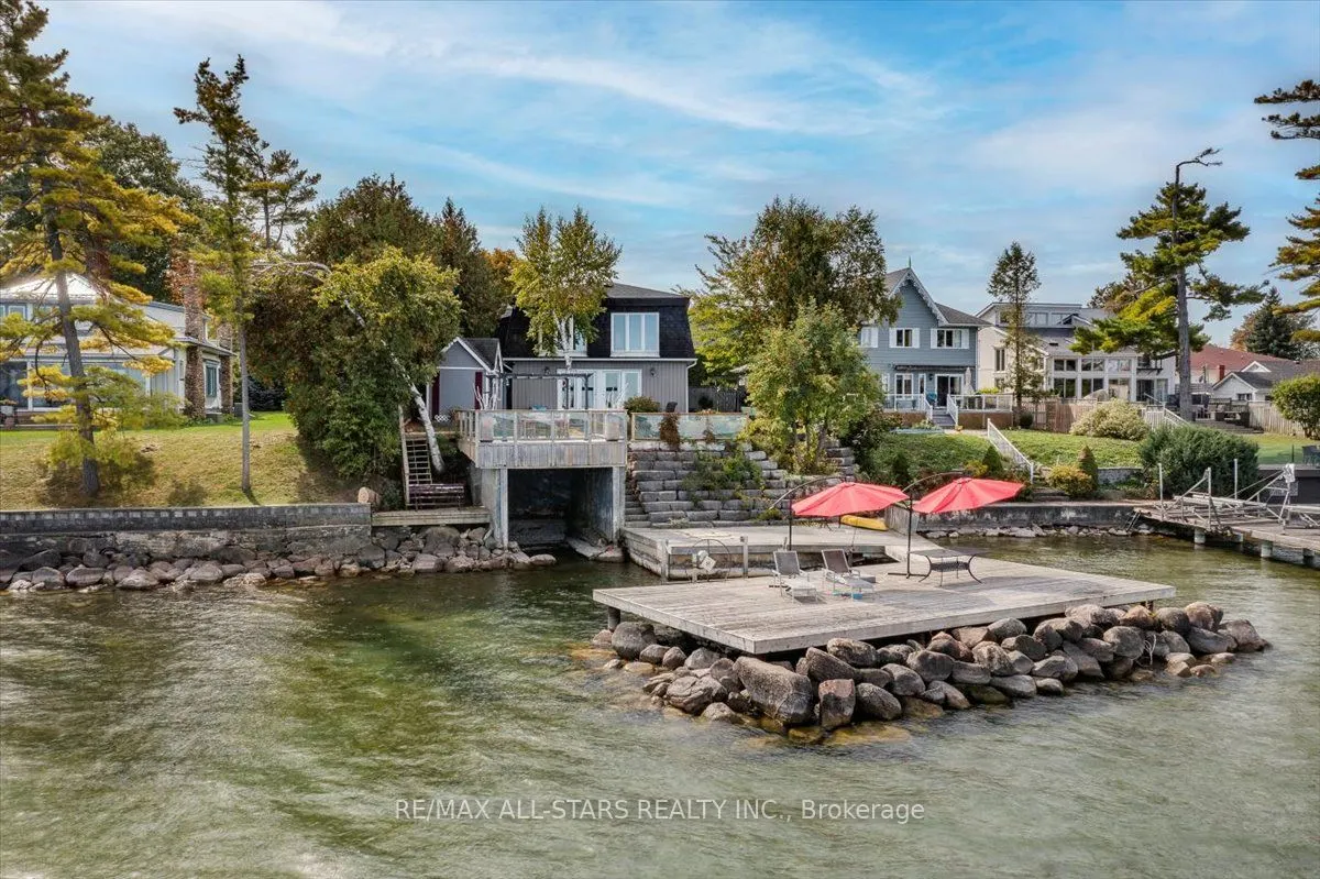 1 Cedarhurst Park