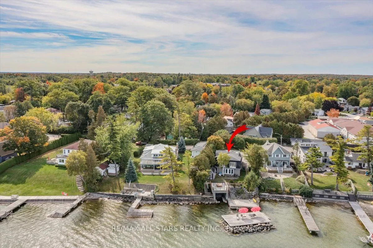 1 Cedarhurst Park