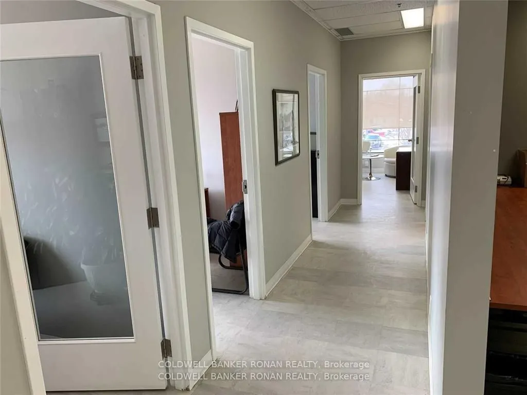 39 Victoria Street E, #205-1