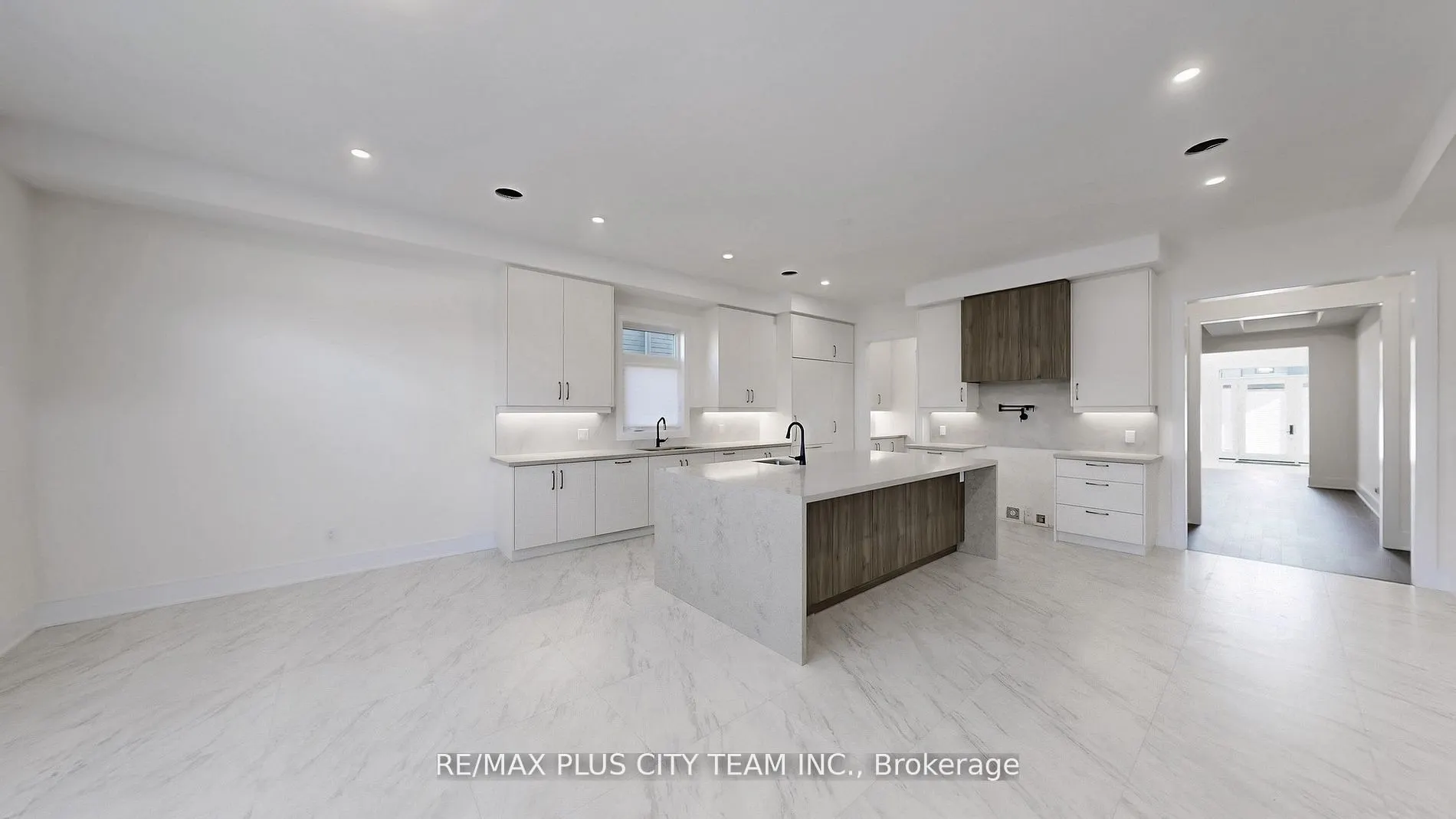 8 Saxby Farm Avenue