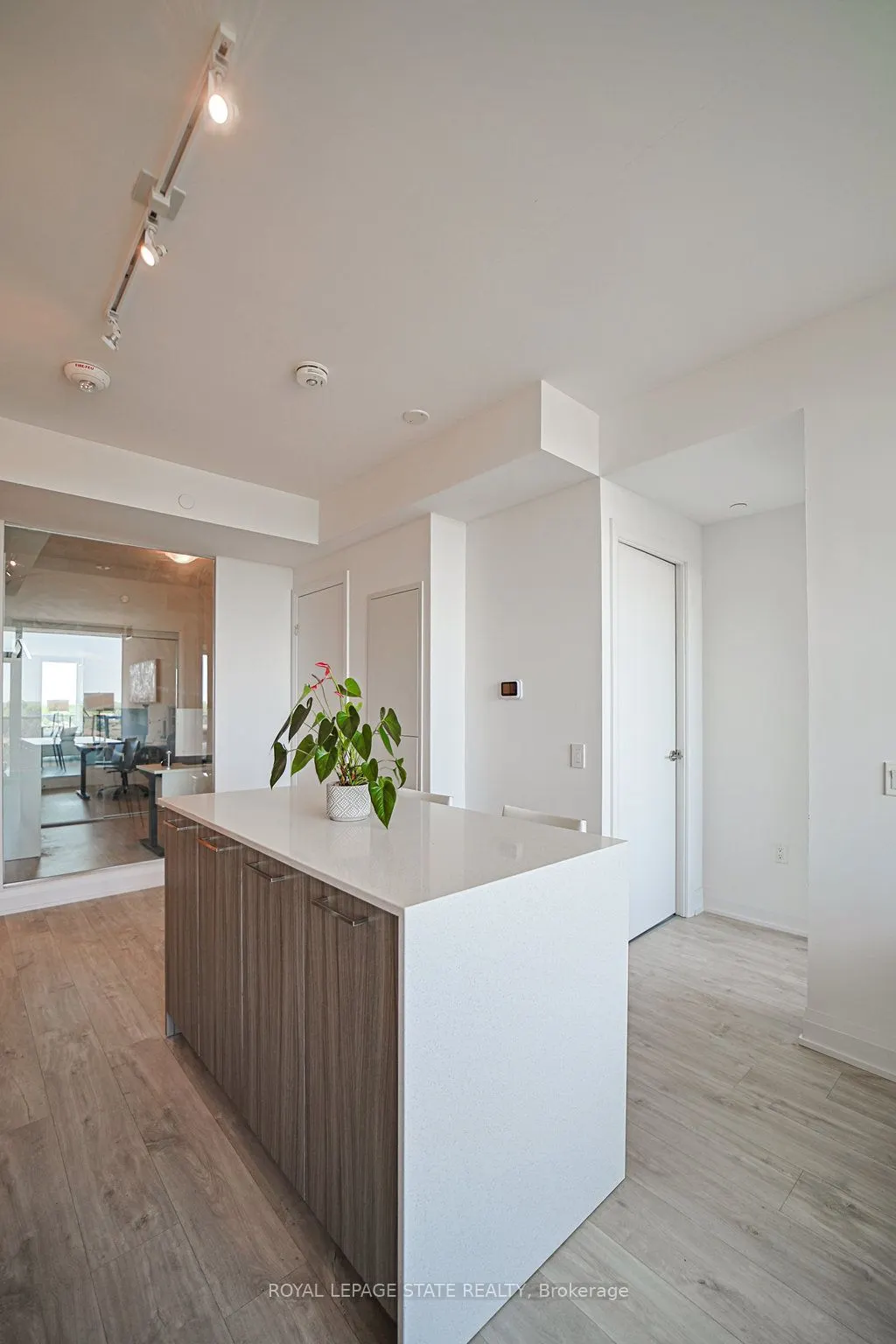 4800 7 Highway, #15