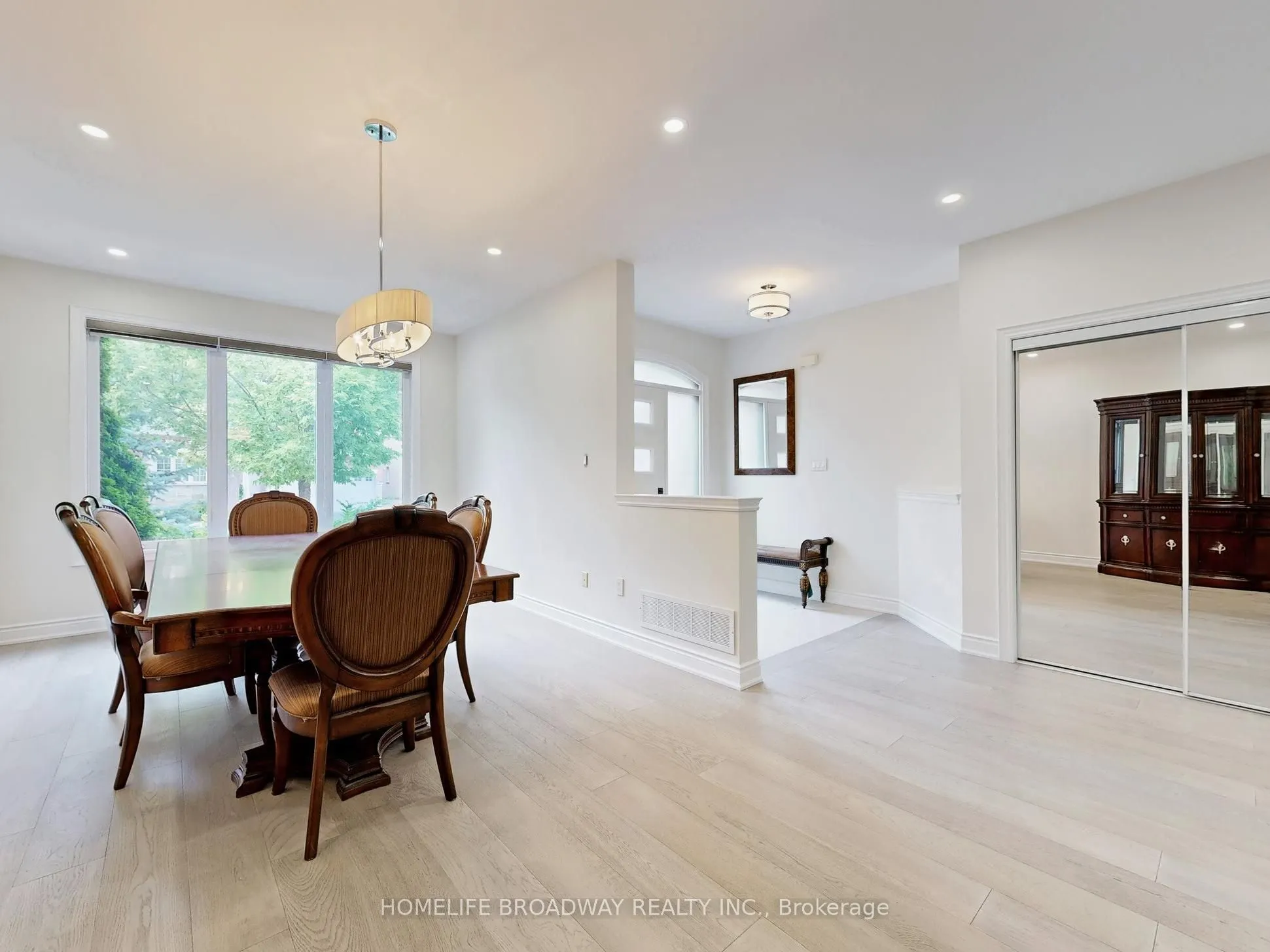 27 Morisot Avenue