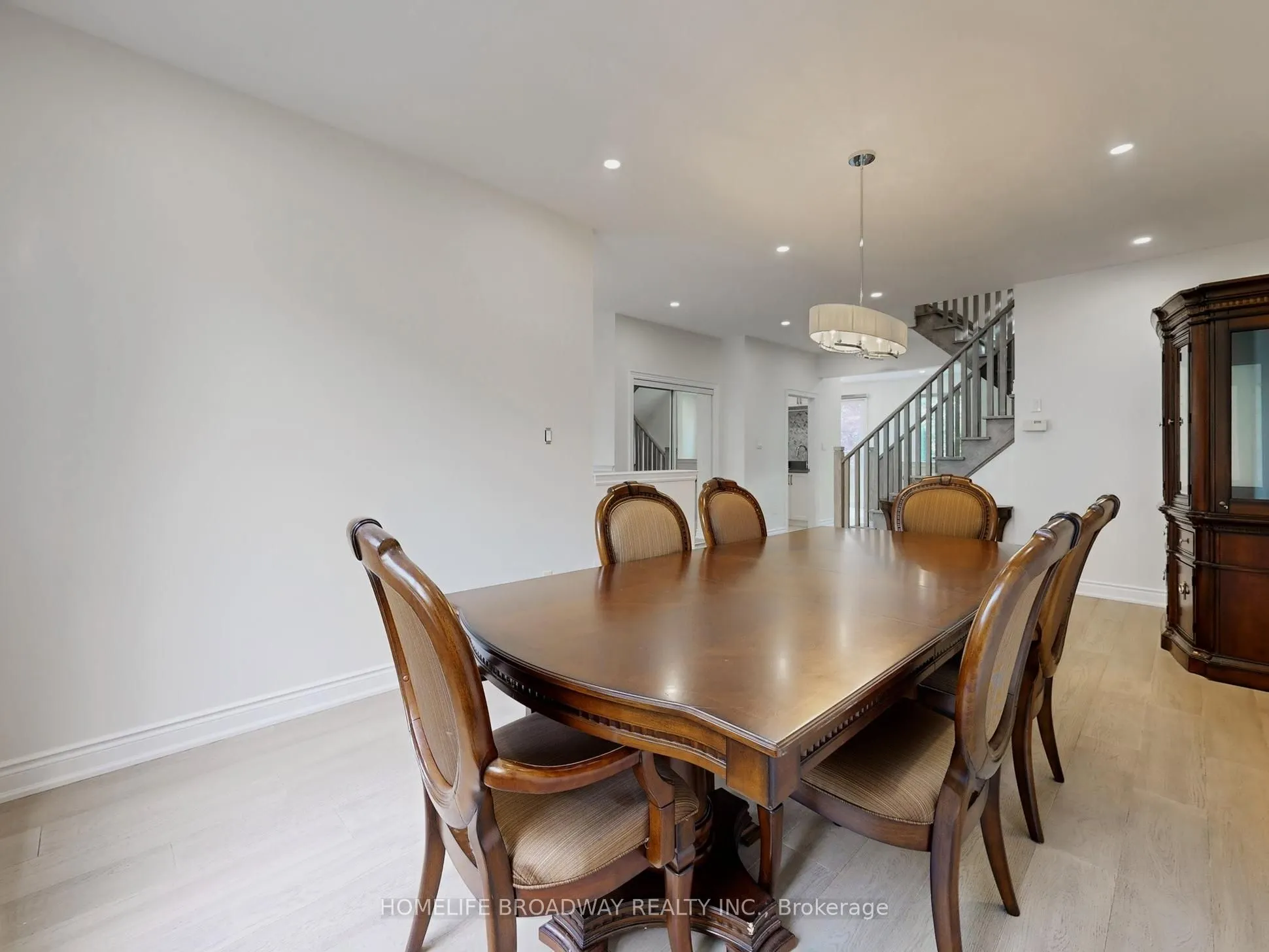 27 Morisot Avenue