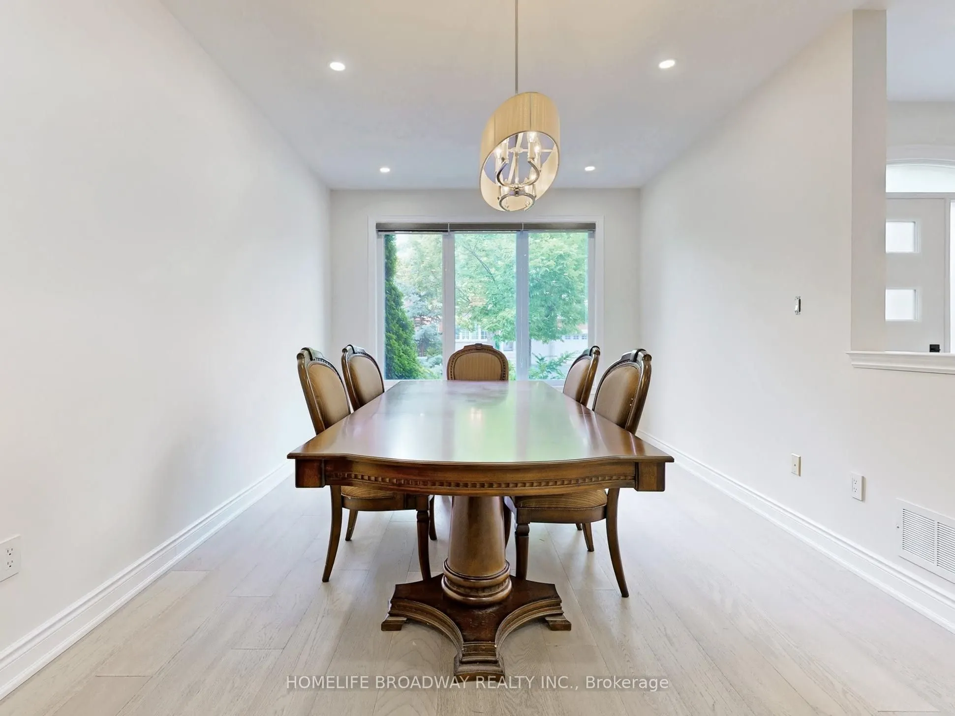27 Morisot Avenue