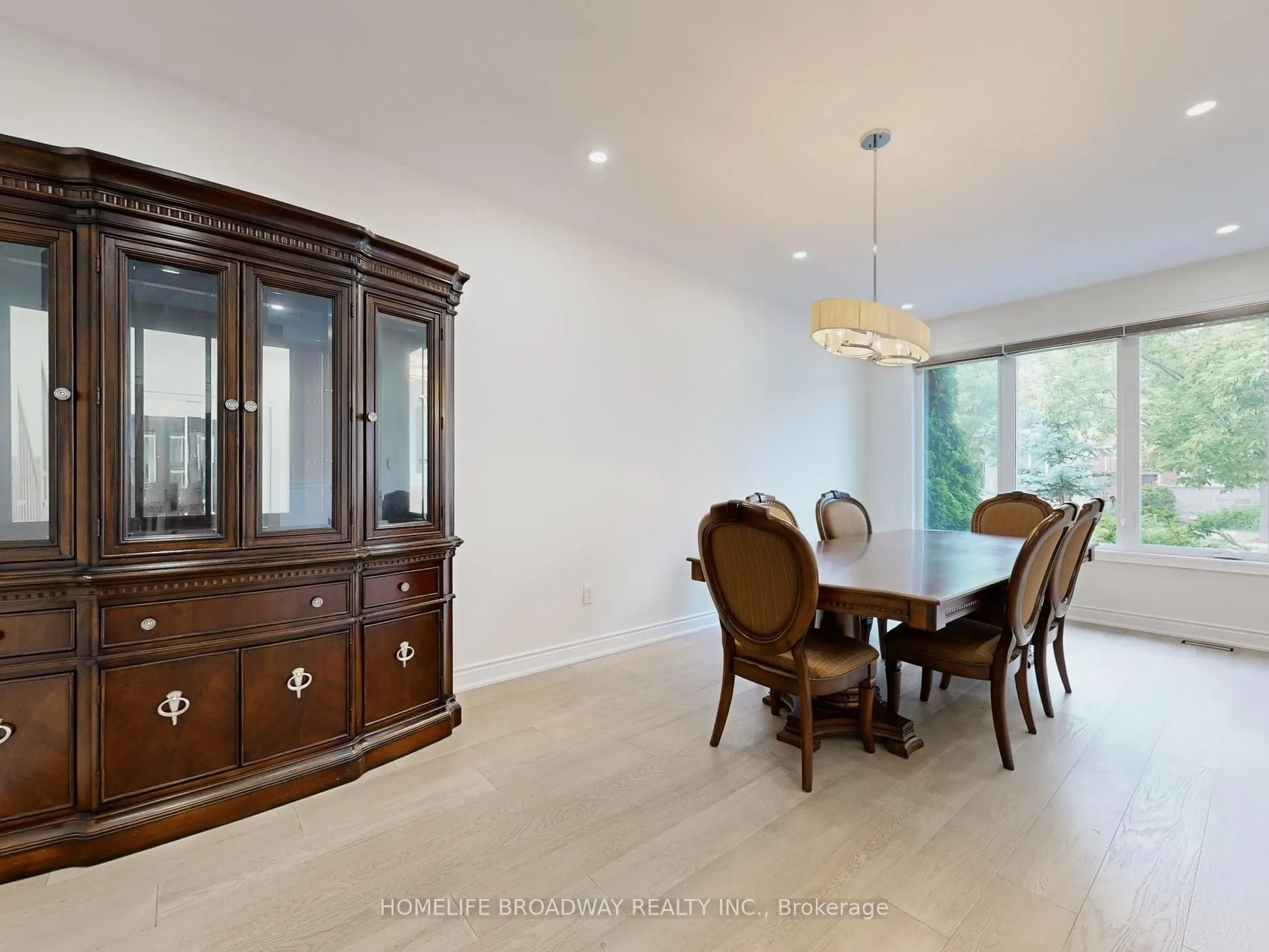 27 Morisot Avenue
