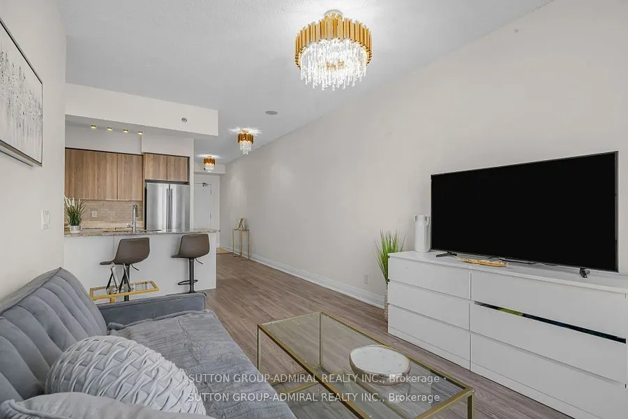 520 Steeles Avenue W, #615