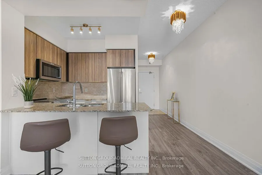 520 Steeles Avenue W, #615