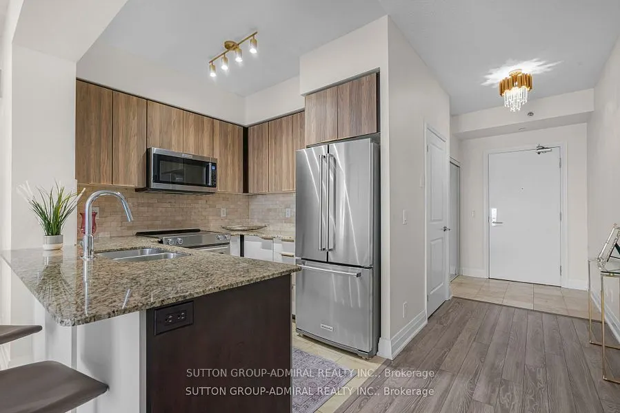 520 Steeles Avenue W, #615