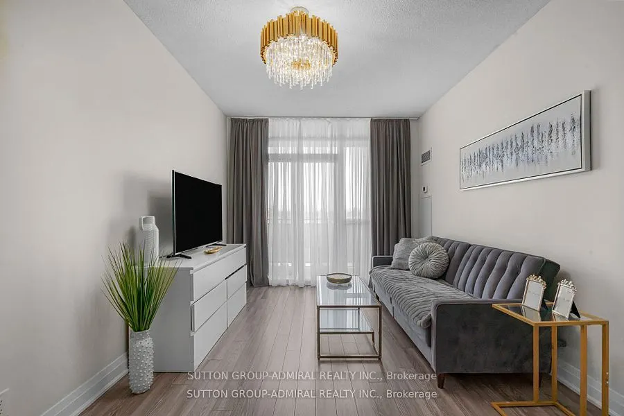 520 Steeles Avenue W, #615