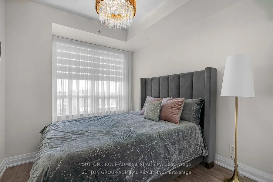520 Steeles Avenue W, #615