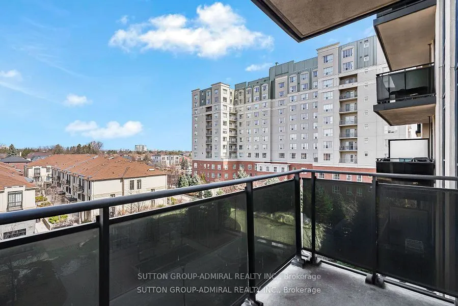 520 Steeles Avenue W, #615