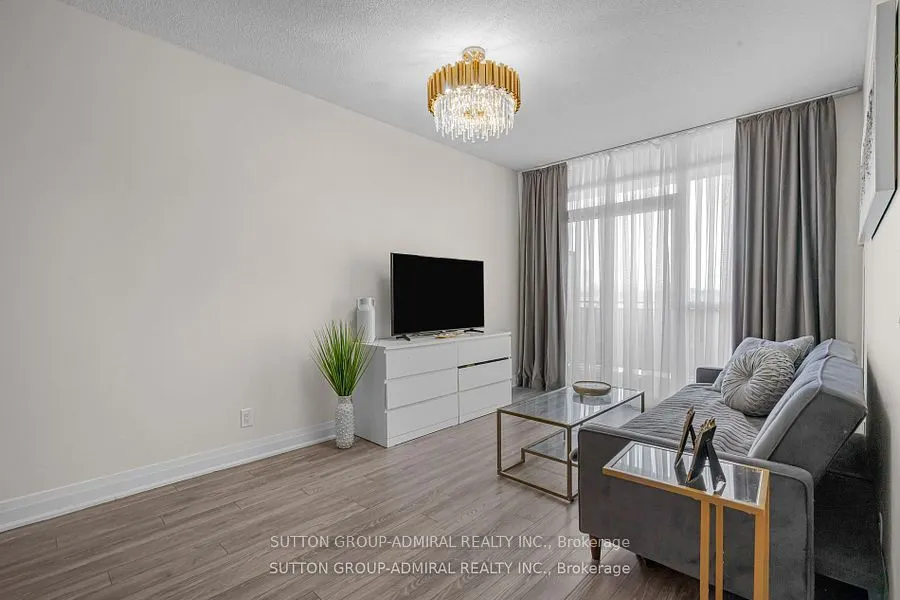 520 Steeles Avenue W, #615