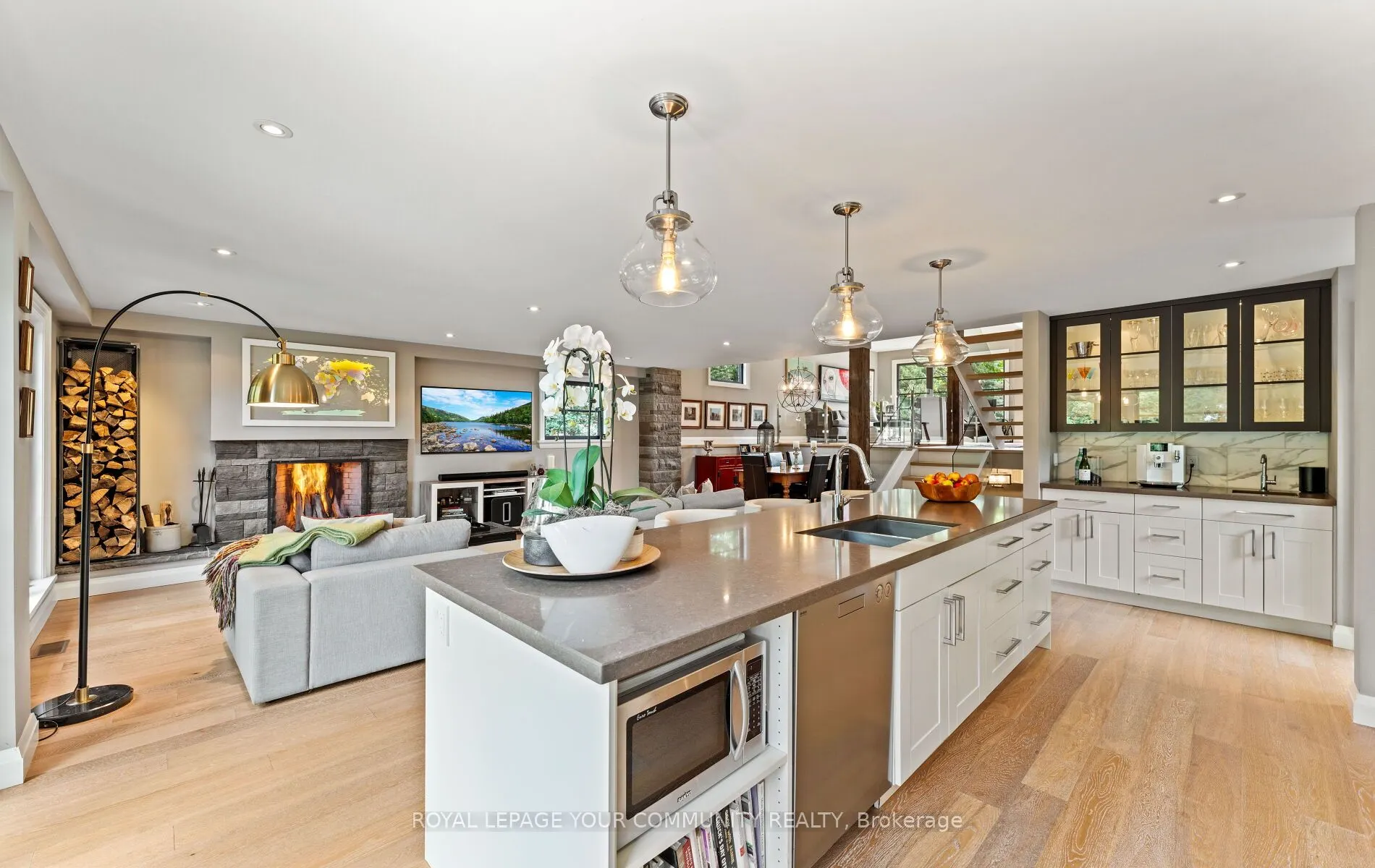 12 Glenview Drive