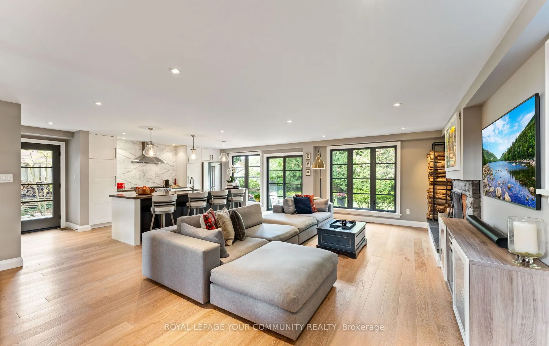 12 Glenview Drive