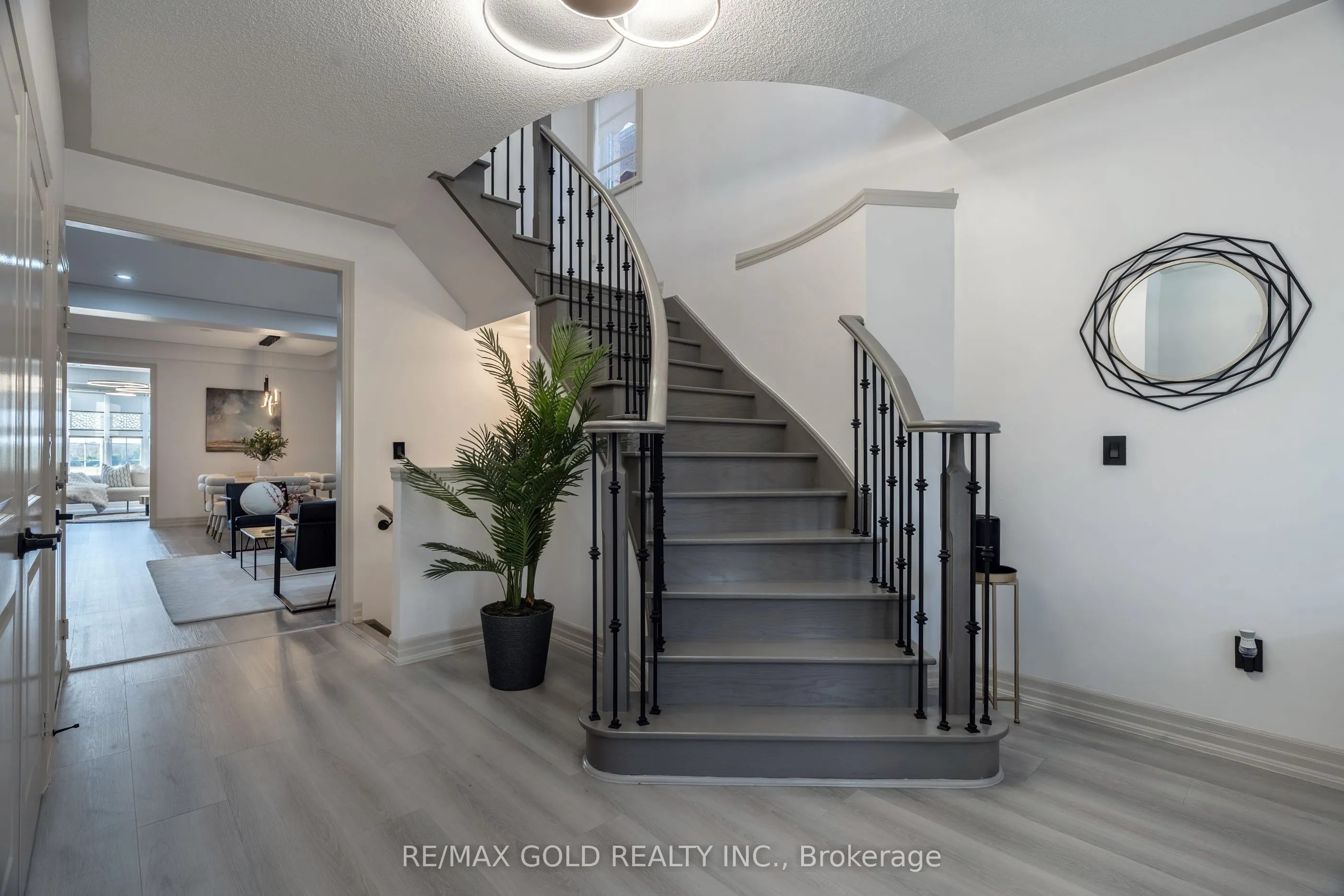 16 Frank Kelly Drive